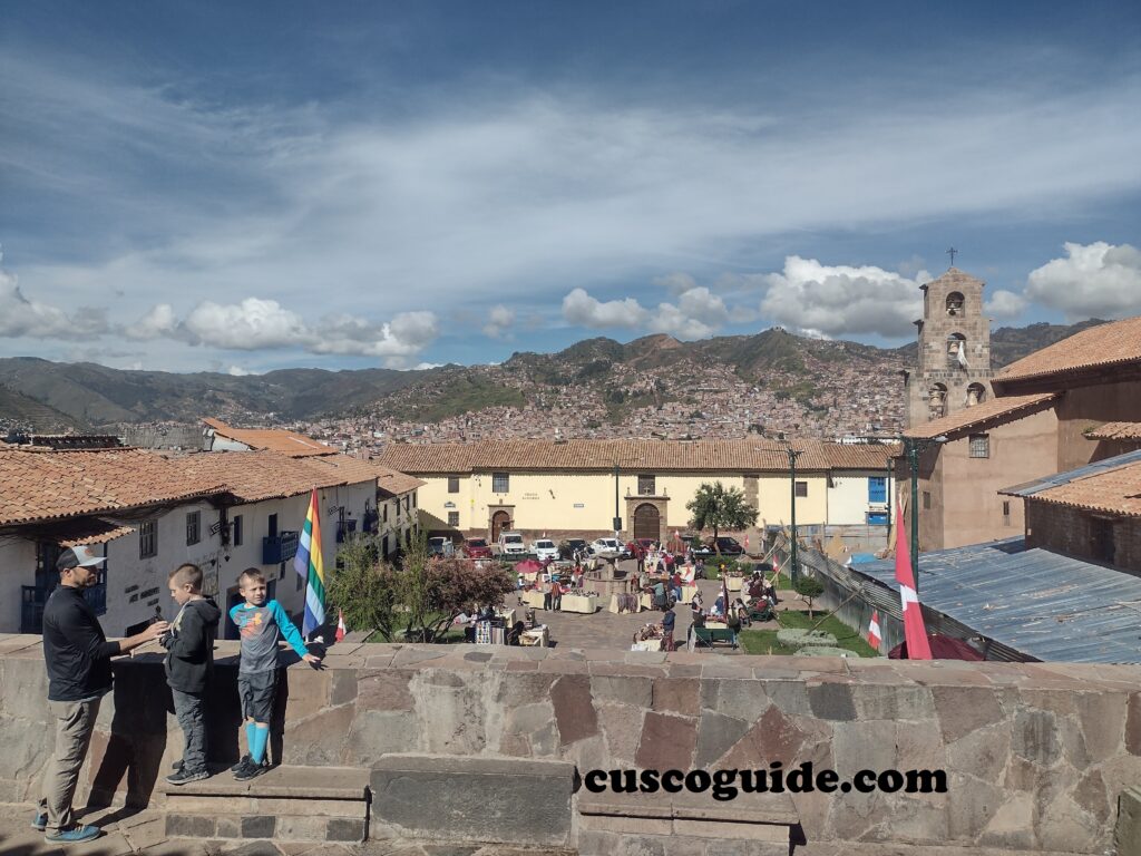 LA Plaza del barrio de San Blas.